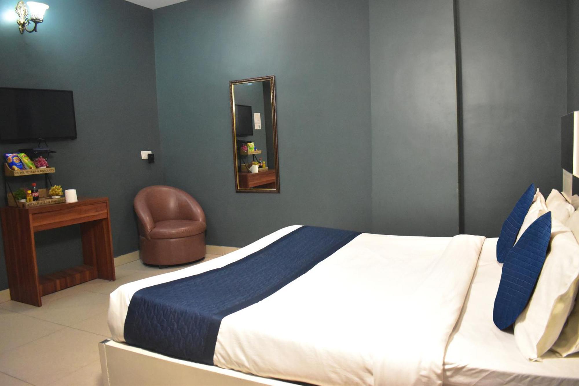 Qotel Hotel Church House Rohini Sector 15 Delhi  Exterior foto
